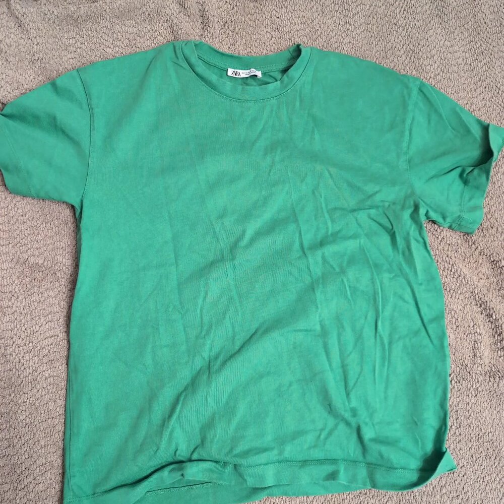 Zara green t-shirt (Size S)